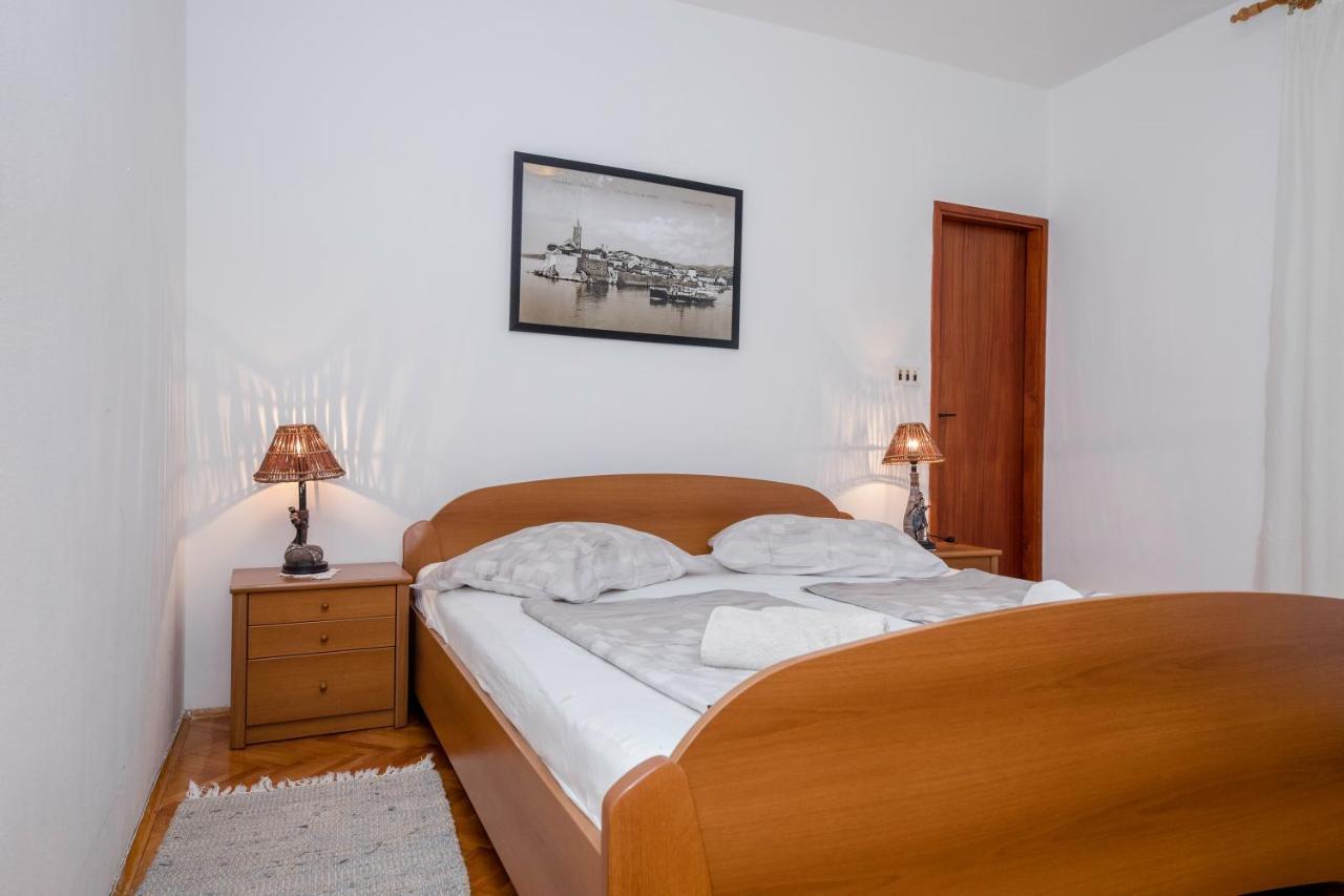 Apartments And Rooms Bolero Rab Town Exterior foto