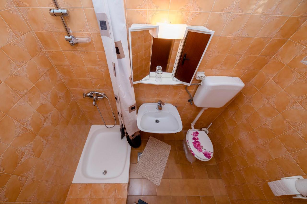 Apartments And Rooms Bolero Rab Town Exterior foto